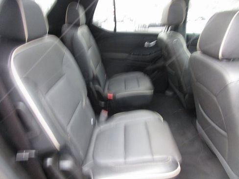 Certified 2023 Chevrolet Traverse Premier w/ Redline Edition image 21