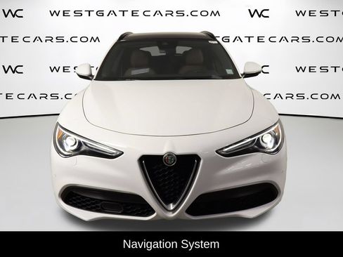 Used 2023 Alfa Romeo Stelvio Ti AWD/4WD image 2