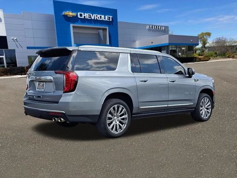 Used 2023 GMC Yukon XL Denali w/ Denali Reserve Package AWD/4WD image 26
