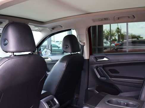 Used 2018 Volkswagen Tiguan SEL w/ 3rd Row Seat Package AWD/4WD image 37
