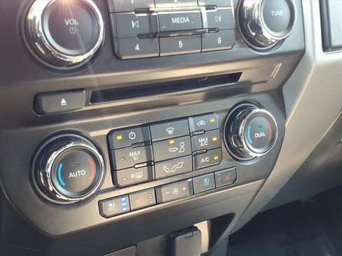 Used 2018 Ford F150 Lariat AWD/4WD image 6