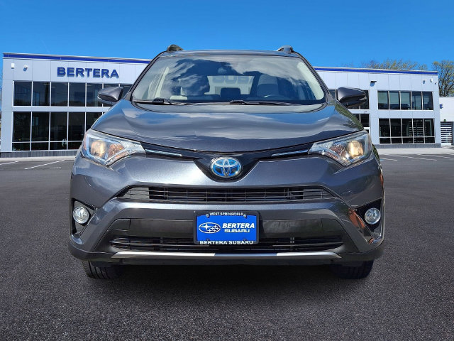 Used 2018 Toyota RAV4 XLE AWD/4WD image 2