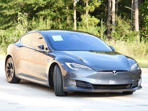 Used 2017 Tesla Model S 75D AWD/4WD image 9