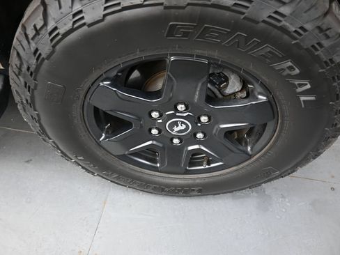 Used 2025 Ford Bronco Big Bend w/ Black Diamond Package AWD/4WD image 9
