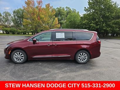 Used 2019 Chrysler Pacifica Touring-L w/ Premium Audio Group