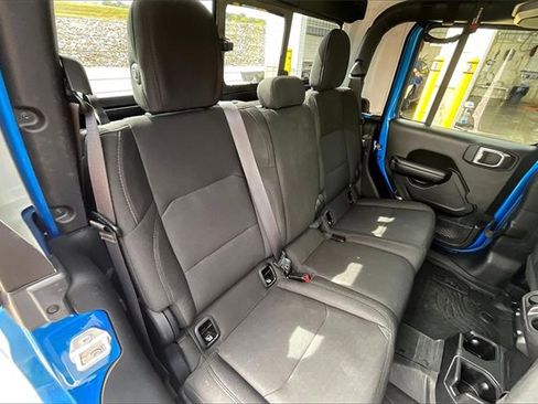 Used 2021 Jeep Gladiator Willys image 26