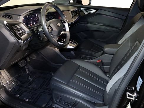 Used 2024 Audi Q4 e-tron Premium Plus w/ Premium Plus image 4