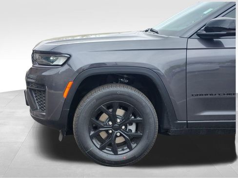 New 2026 Jeep Grand Cherokee Altitude AWD/4WD image 8