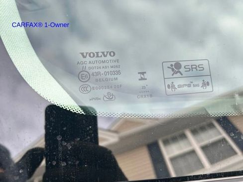 Certified 2024 Volvo XC40 B5 Plus w/ Climate Package image 22