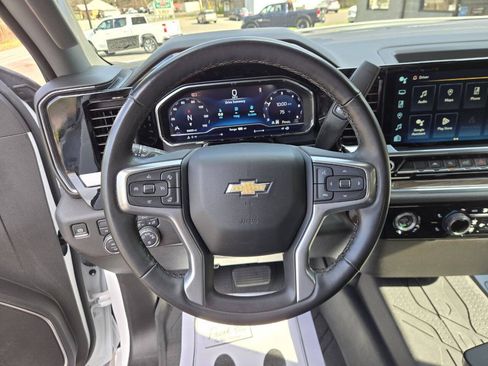 Used 2024 Chevrolet Silverado 1500 LT AWD/4WD image 11