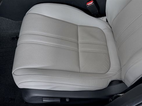 Certified 2022 Honda Insight Touring image 19