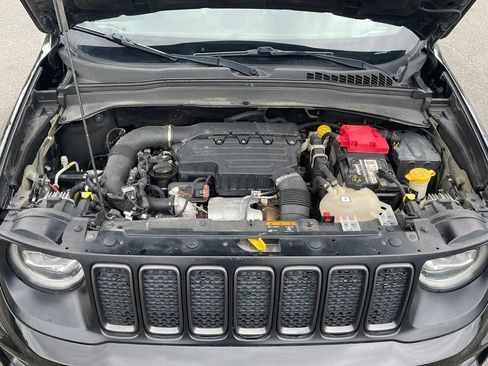 Used 2020 Jeep Renegade Altitude AWD/4WD image 12