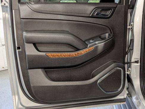 Used 2017 Chevrolet Suburban Premier image 19