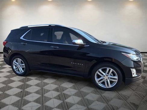 Used 2018 Chevrolet Equinox Premier FWD image 4