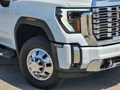 New 2026 GMC Sierra 3500 Denali w/ Denali Reserve Package AWD/4WD image 6