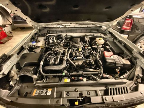 Used 2023 Ford Bronco Outer Banks image 9