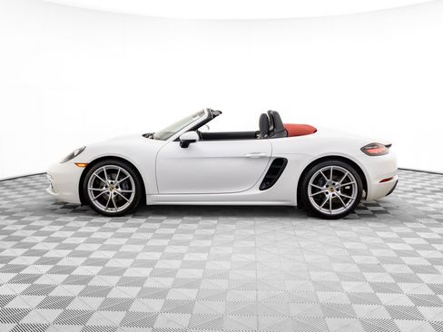 Used 2019 Porsche 718 Boxster image 2