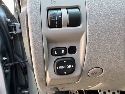 Used 2010 Subaru Forester 2.5XT Limited image 12