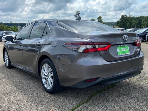 Used 2023 Toyota Camry LE FWD image 5