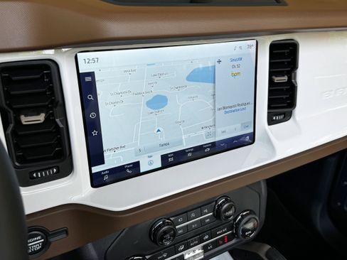 Used 2024 Ford Bronco Outer Banks image 40