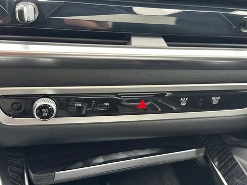 New 2026 BMW X6 M60i w/ Executive Package image 18