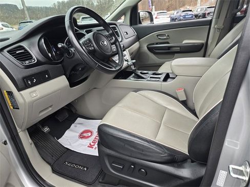 Used 2020 Kia Sedona EX image 9