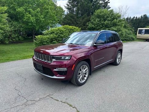 Used 2022 Jeep Grand Cherokee Summit w/ MOPAR Finishing Package AWD/4WD image 7