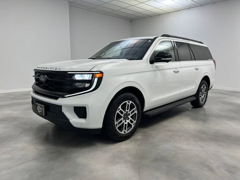 Used 2025 Ford Expedition Max Active image 3