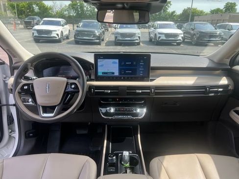 Used 2023 Lincoln Corsair AWD image 16