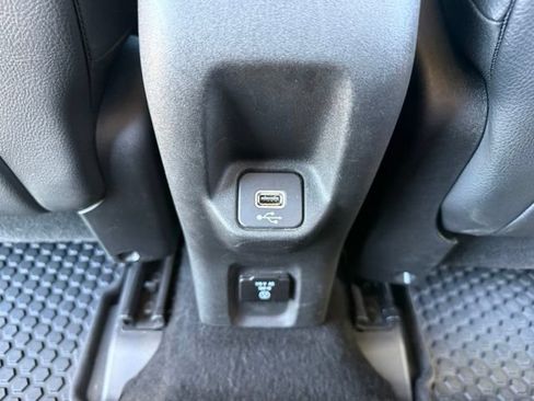Used 2022 Jeep Renegade Trailhawk w/ Trailer Tow Group AWD/4WD image 34