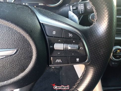 Used 2022 Genesis G70 2.0T image 22