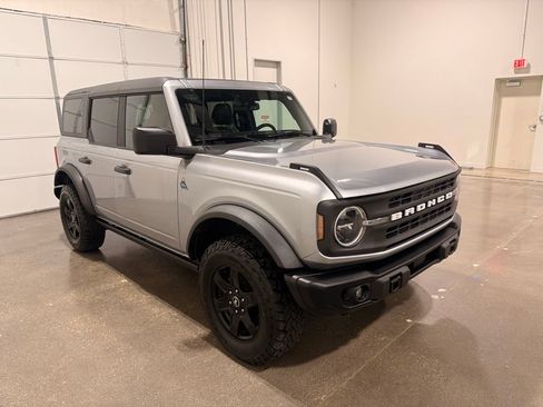 Used 2024 Ford Bronco Black Diamond image 3