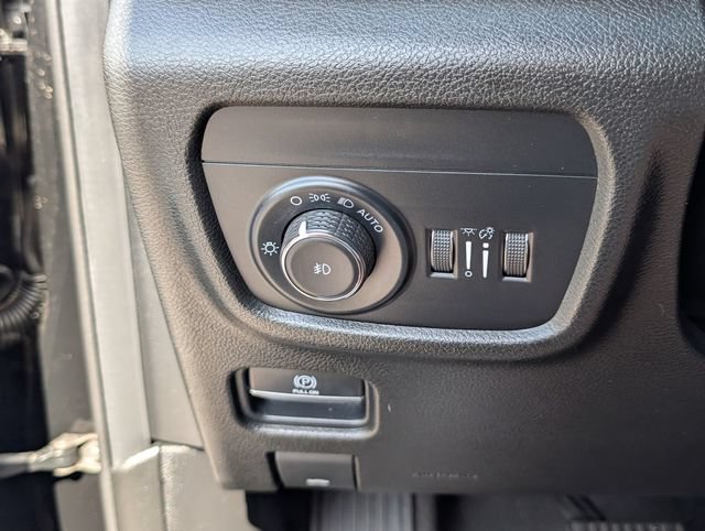 Used 2022 Jeep Grand Cherokee L Limited AWD/4WD image 13