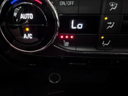 Certified 2025 Chevrolet Trax LT w/ Driver Confidence Package FWD image 23