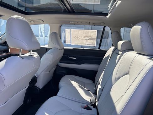 New 2026 Toyota Grand Highlander AWD image 12