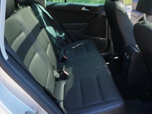 Used 2016 Volkswagen Tiguan SE AWD/4WD image 22