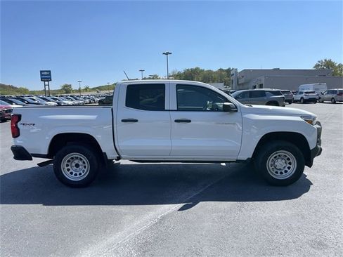 Used 2024 Chevrolet Colorado W/T w/ WT Convenience Package II image 9