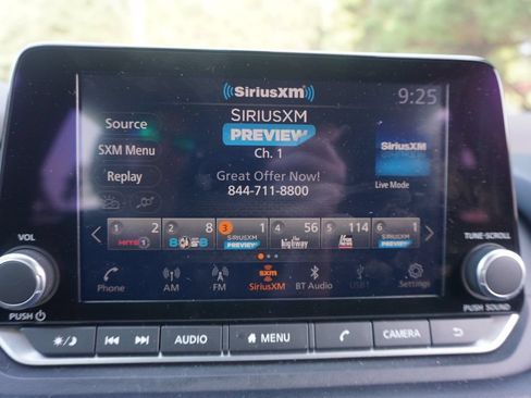 Used 2023 Nissan Rogue S FWD image 10