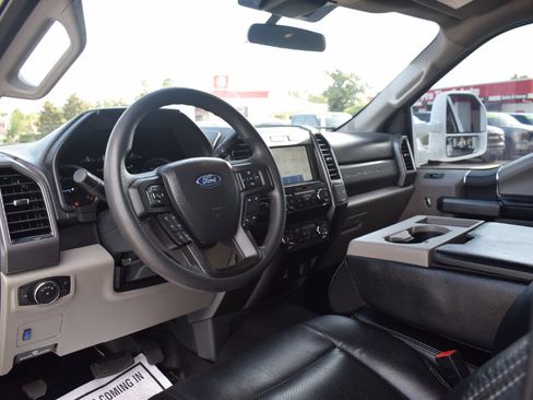 Used 2022 Ford F250 XLT AWD/4WD image 7