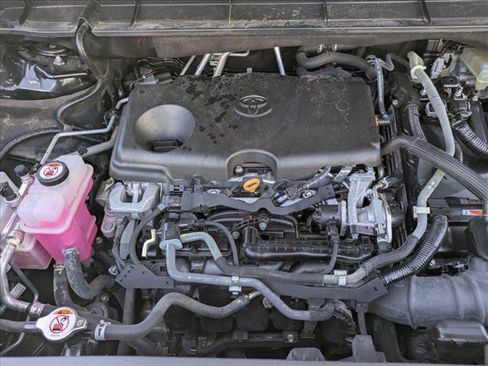 Used 2021 Toyota Highlander XLE FWD image 23