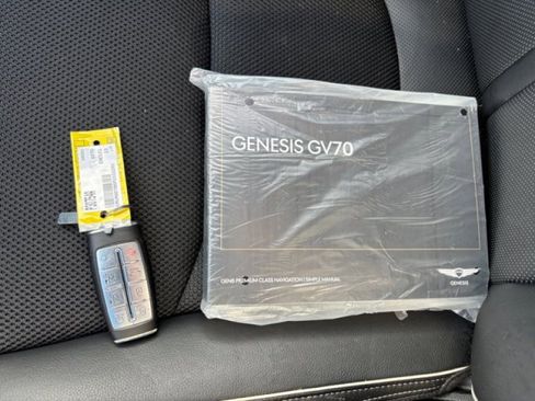 Used 2023 Genesis GV70 2.5T w/ Sport Prestige Package image 22