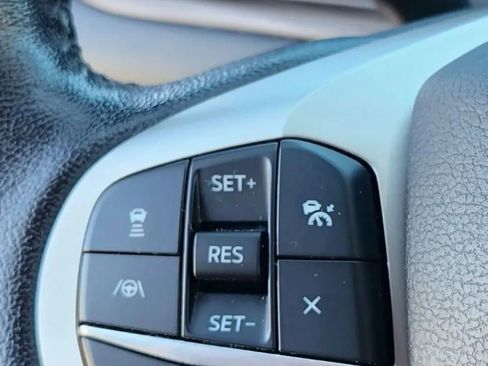 Used 2021 Ford Explorer Limited w/ Equipment Group 301A AWD/4WD image 32