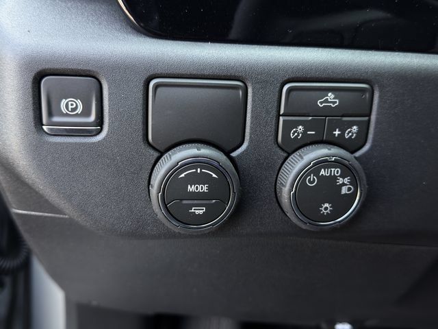 New 2026 Chevrolet Silverado 1500 LT w/ Texas Edition Plus RWD image 17