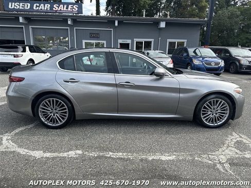 Used 2017 Alfa Romeo Giulia Ti w/ TI Lusso Light Wood Package image 8