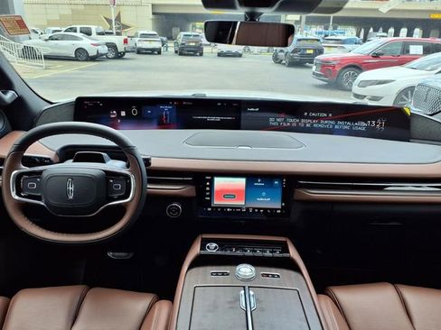 New 2026 Lincoln Navigator L Reserve AWD/4WD image 10
