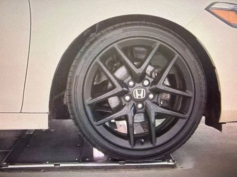 Used 2023 Honda Civic Sport image 9
