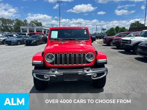 Used 2025 Jeep Wrangler Unlimited Sahara AWD/4WD image 2