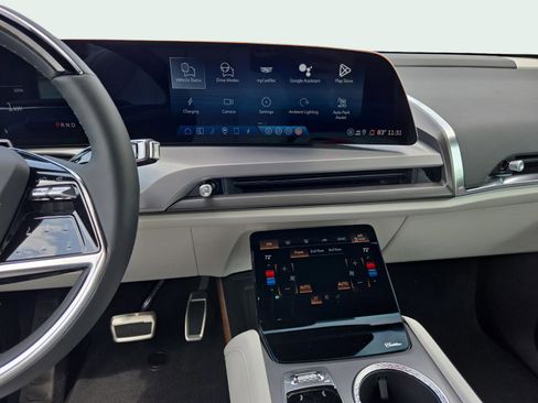 New 2026 Cadillac Vistiq Sport image 24