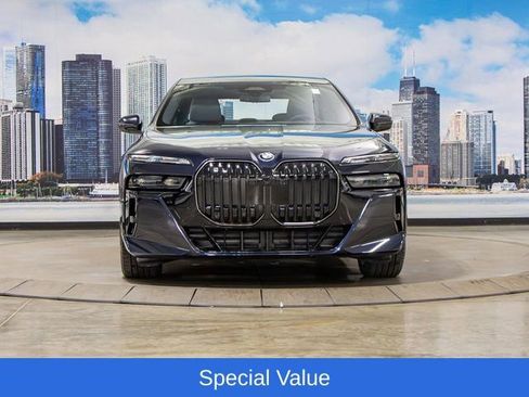 Used 2025 BMW 750e xDrive w/ Executive Package AWD/4WD image 3