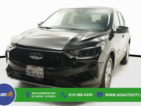 Used 2023 Ford Escape Active w/ Tech Pack #2 FWD image 1